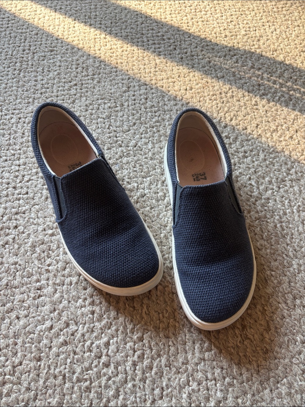 Women’s Birkenstock oswego canvas size 37 navy